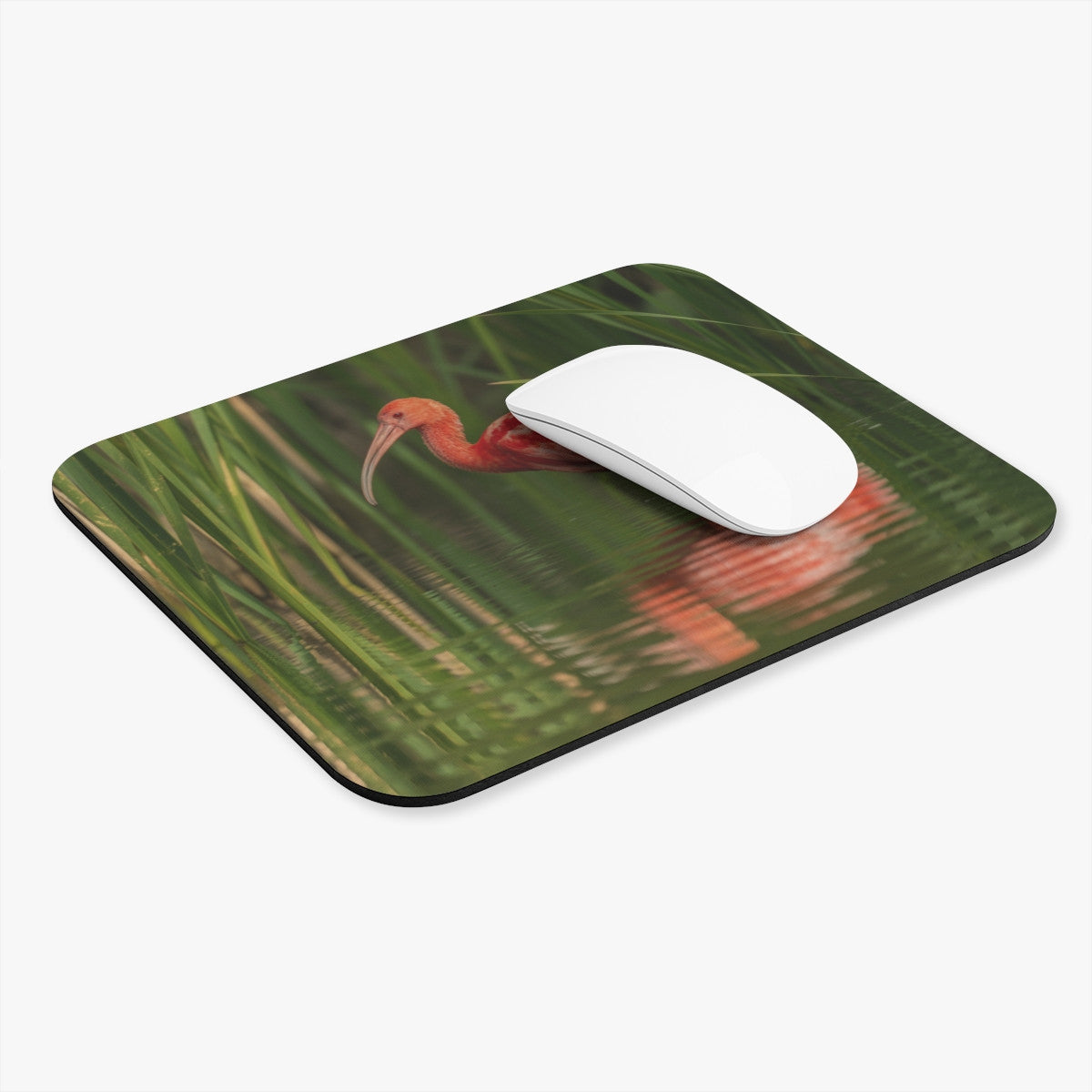Tapis de souris 22x18 cm – Oiseau Rouge dans les Roseaux – Nature Élégante & Reflet Paisible – Ambiance Tropicale