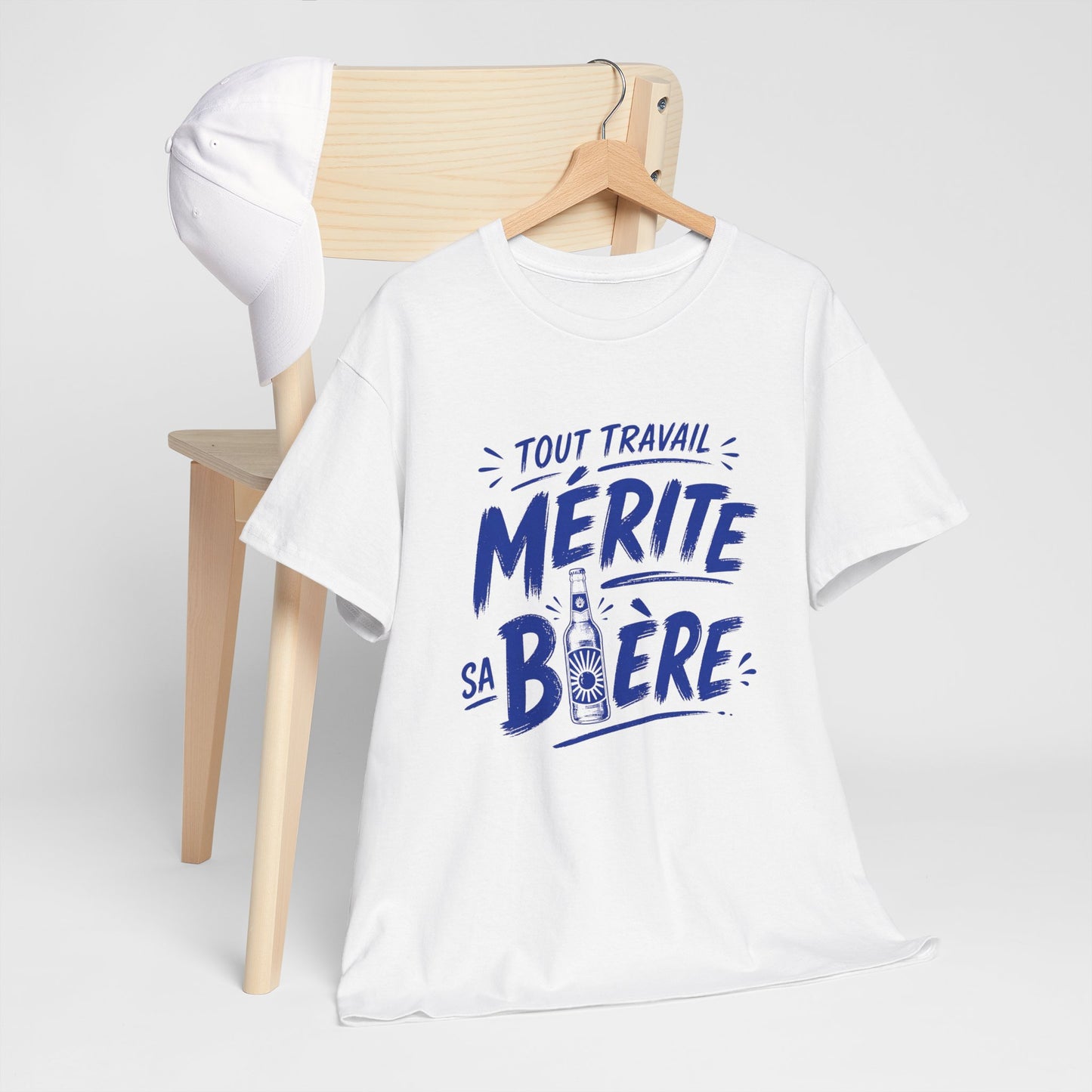 T-Shirt Humour Bière Homme – Tout Travail Mérite Sa Bière – Cadeau Drôle Amateur de Bière Apéro Barbecue