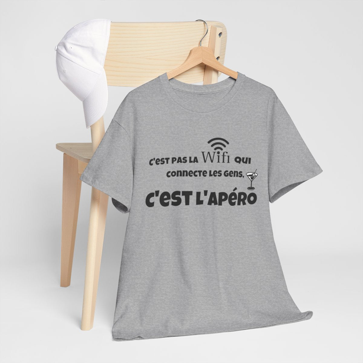 Tee shirt Unisex C'est pas la wifi qui connecte les gens c'est l'apéro Idée cadeau homme femme humour drôle