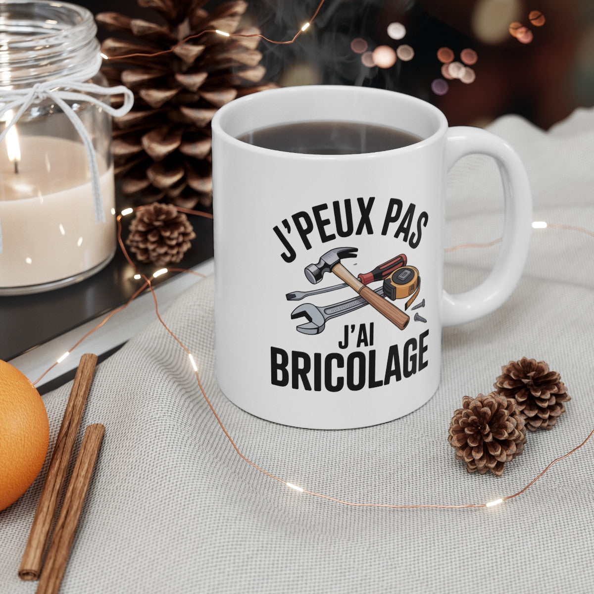 Mug Bricolage J’peux pas j’ai bricolage – Illustration Outils Marteau Clé – Tasse Céramique 325ml