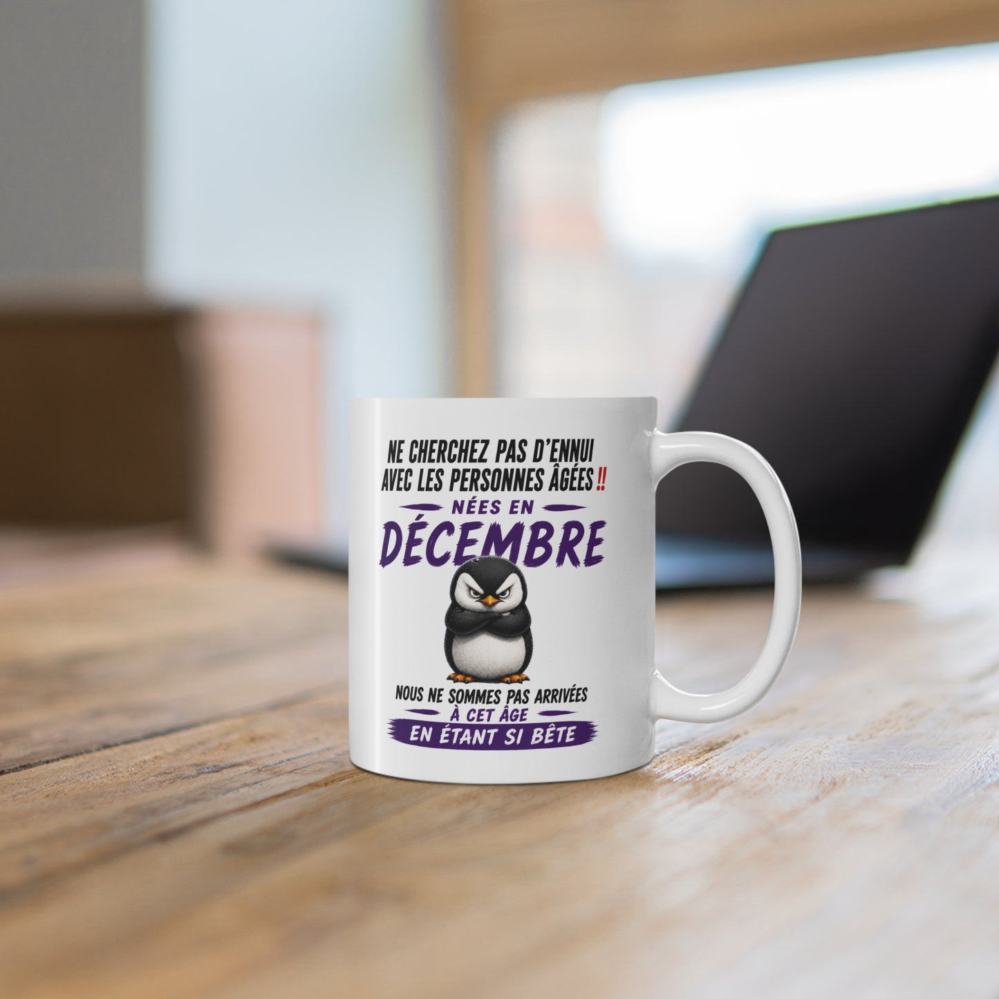 Tasse Retraite Décembre Humour – Mug Personne Âgée Pingouin Drôle – Cadeau Retraité 325ml