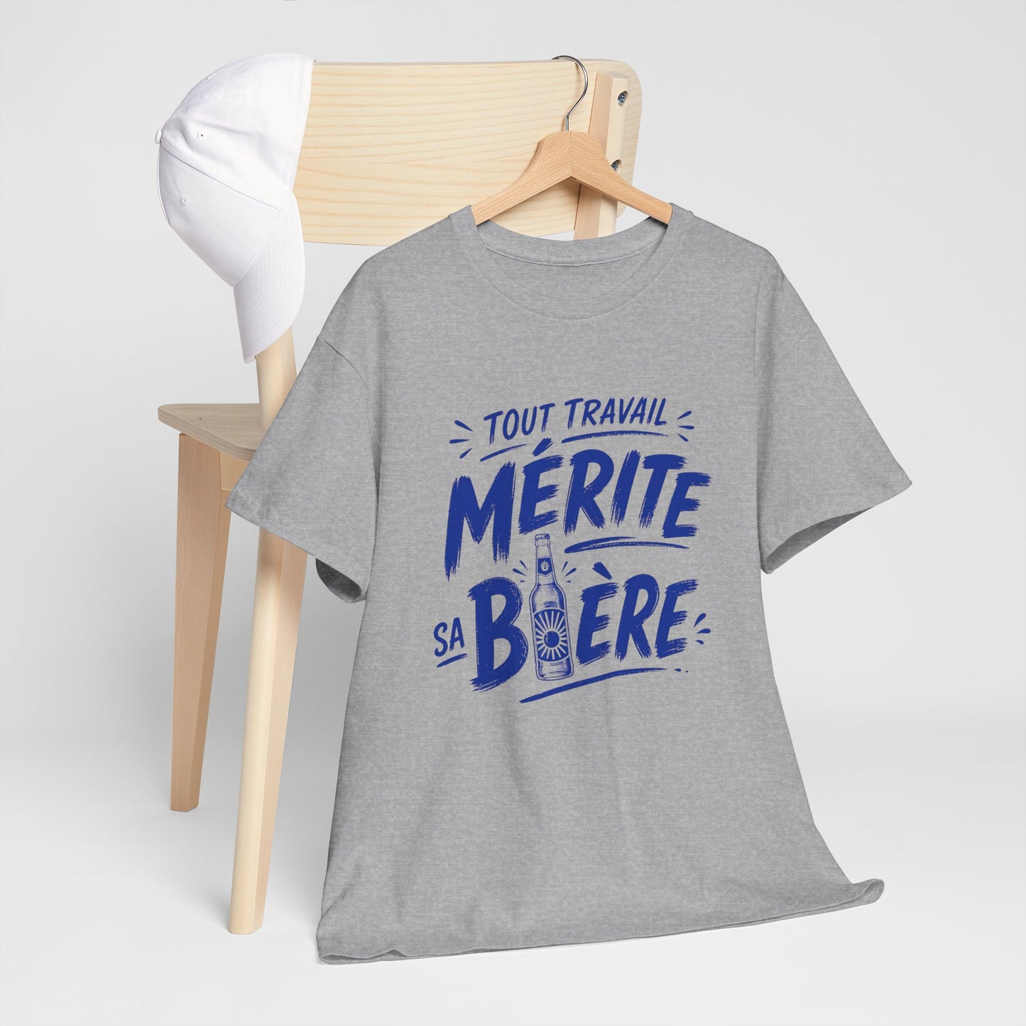 T-Shirt Humour Bière Homme – Tout Travail Mérite Sa Bière – Cadeau Drôle Amateur de Bière Apéro Barbecue
