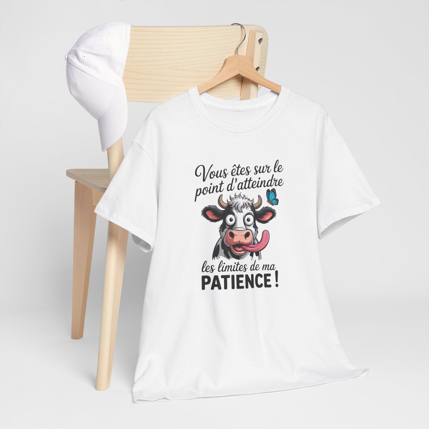 T-Shirt Humoristique Vache Patience – Tee Shirt Drôle Adulte Homme Femme – Cadeau Humour Animal – Noir Blanc Gris