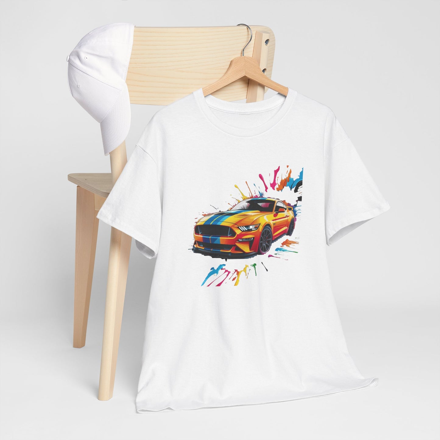 T-Shirt Voiture Sport Colorée – Tee Shirt Muscle Car Street Art – Cadeau Passion Auto Noir Blanc Gris