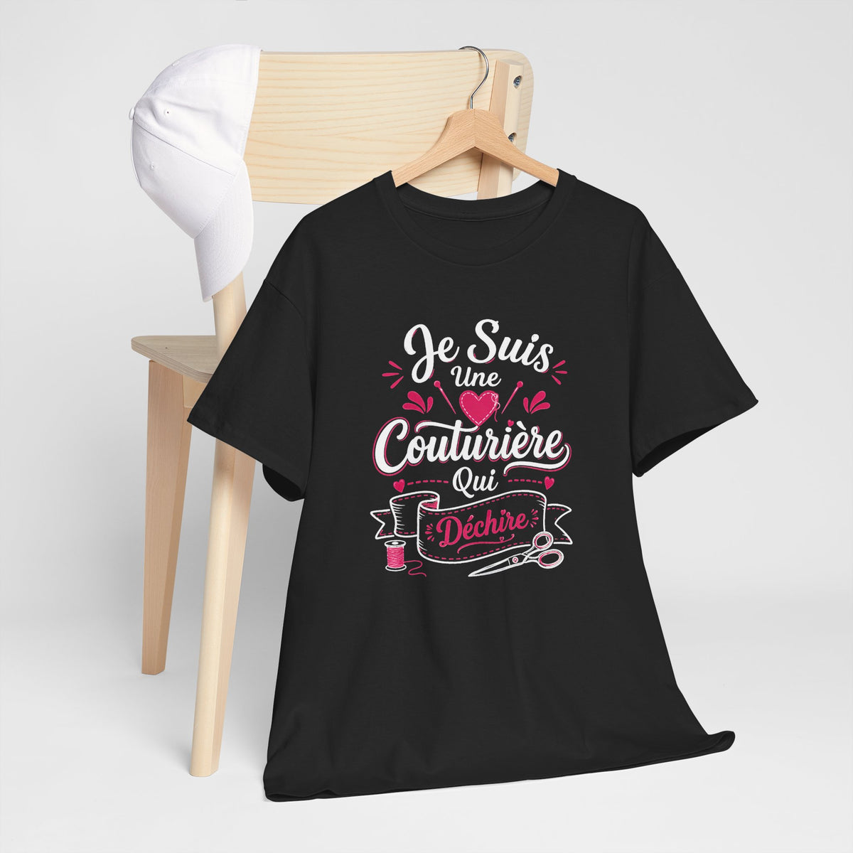 Tee Shirt Femme Couturière – Je Suis une Couturière Qui Déchire – T-Shirt Humour Couture Idée Cadeau Couturière
