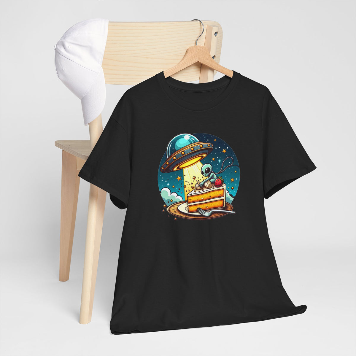 Tee Shirt Alien Gourmand Homme Femme – T-Shirt Extraterrestre Gâteau Fraise OVNI – Espace Humour – Idée Cadeau Originale