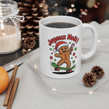 Tasse de Noël – Mug Bonhomme Pain d’Épices sur Skateboard avec Bonnet de Père Noël – Cadeau Festif Original