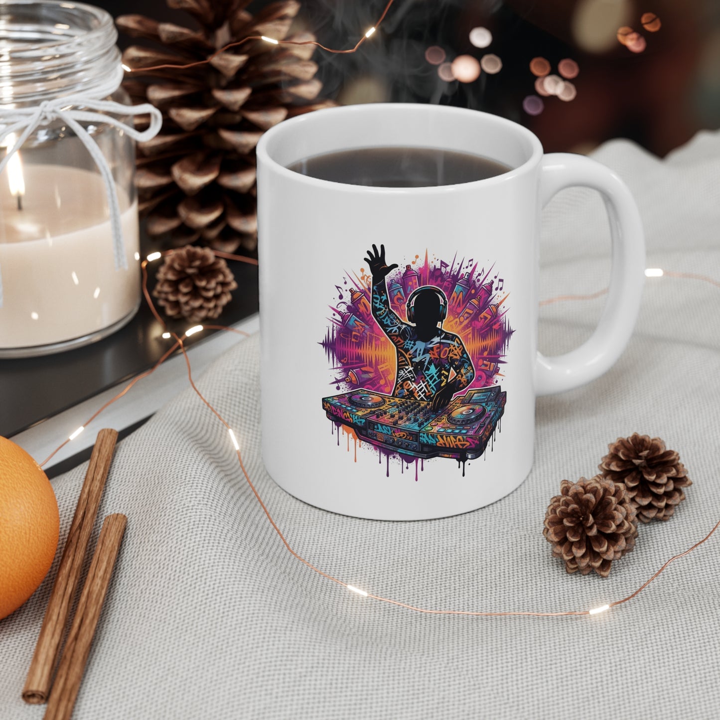 Tasse DJ Graffiti – Mug Musique Électro Platines Mixage – Cadeau DJ Homme Femme 325 ml