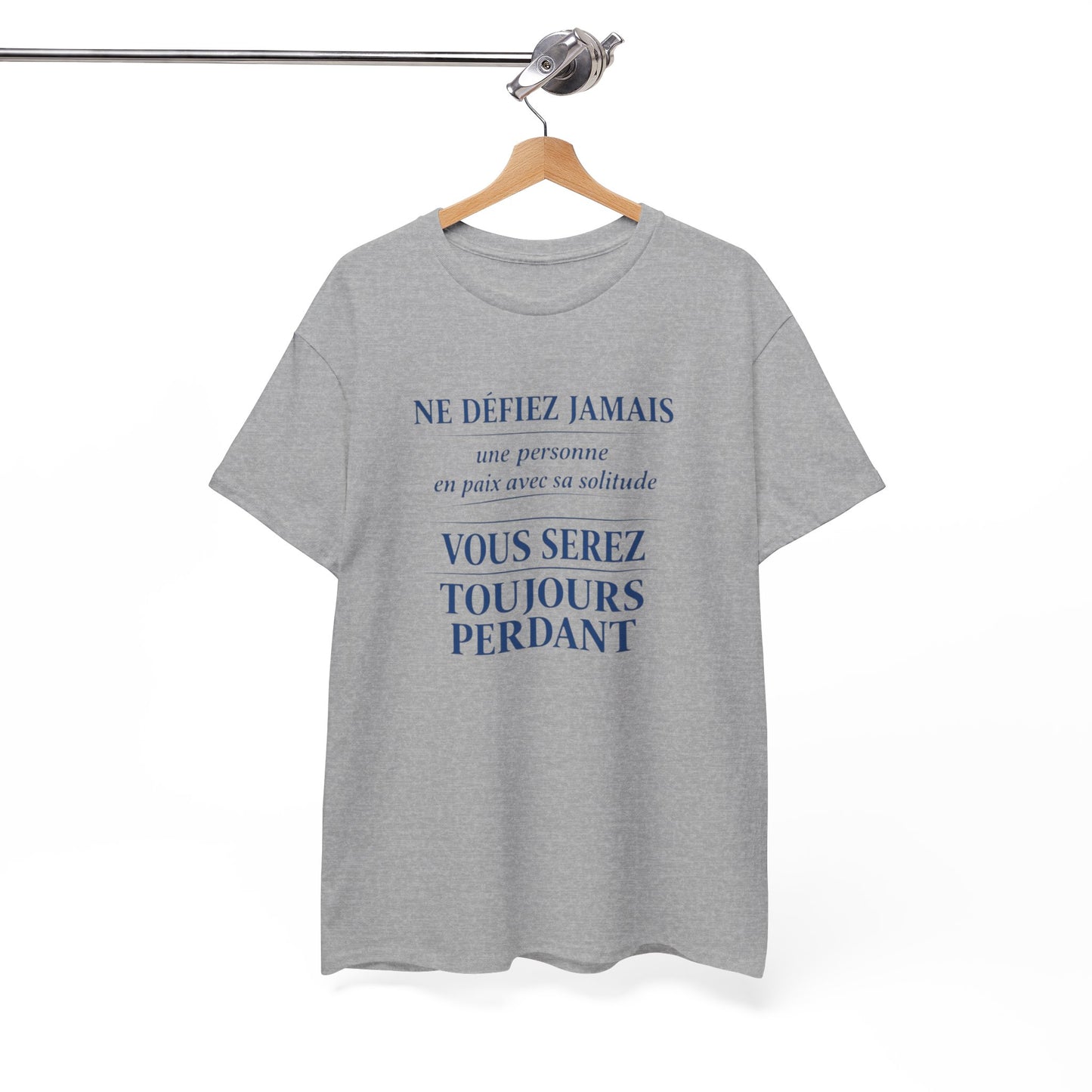 T-Shirt Homme Femme Citation Forte –  en paix avec sa solitude – Tee Shirt Humour Introverti