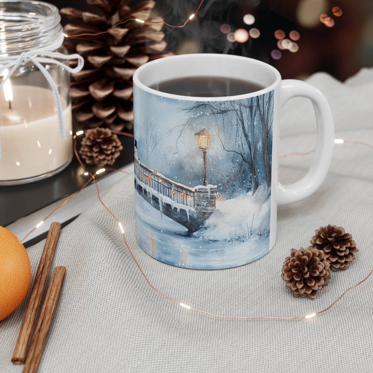 Mug Pont Enneigé avec Bonhomme de Neige – Tasse Hiver Paysage de Noël Style Aquarelle – Cadeau Original Homme Femme