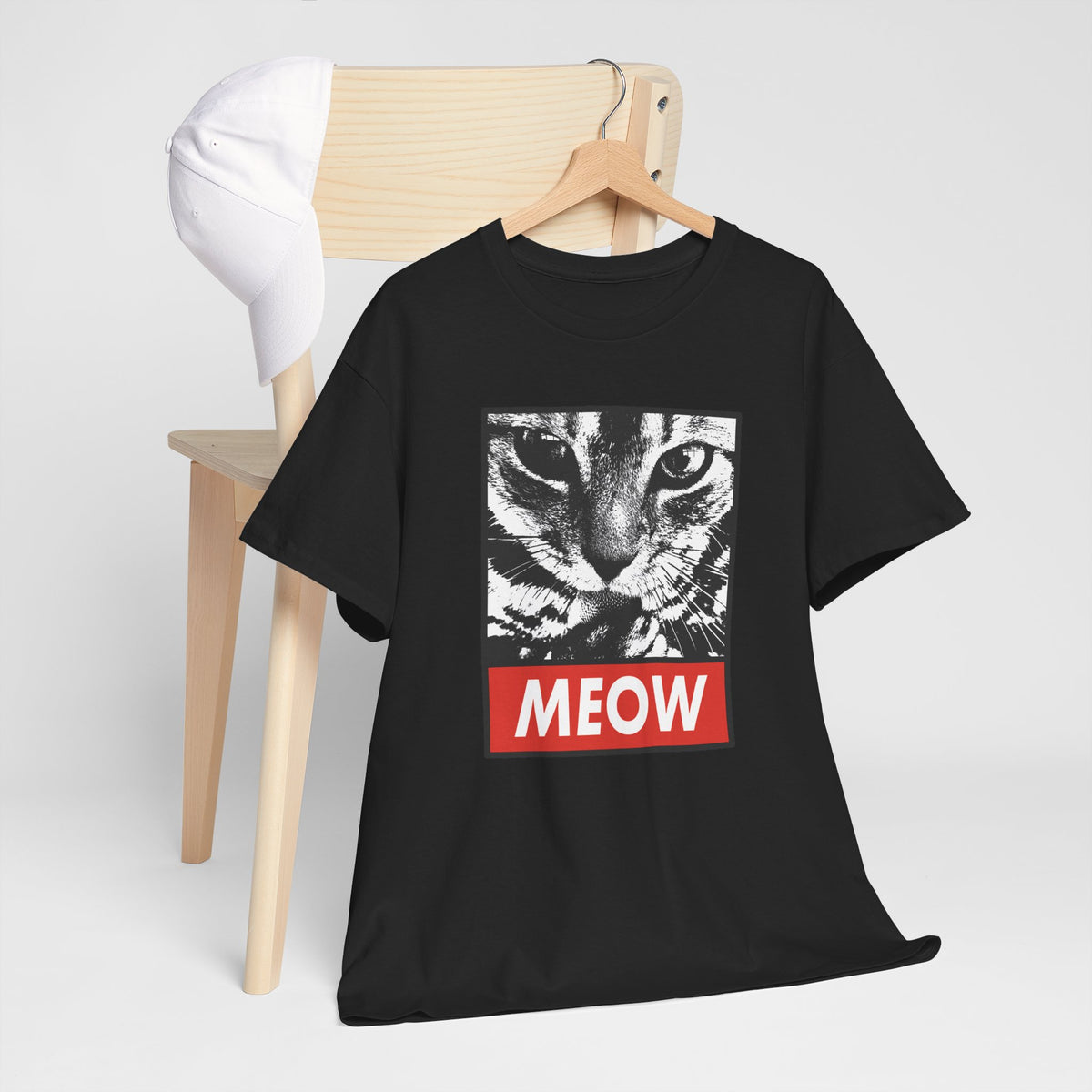 Tee Shirt Chat Homme Femme – Portrait de Félin Noir et Blanc – Idée Cadeau Amoureux des Chats Humour Style Graphique