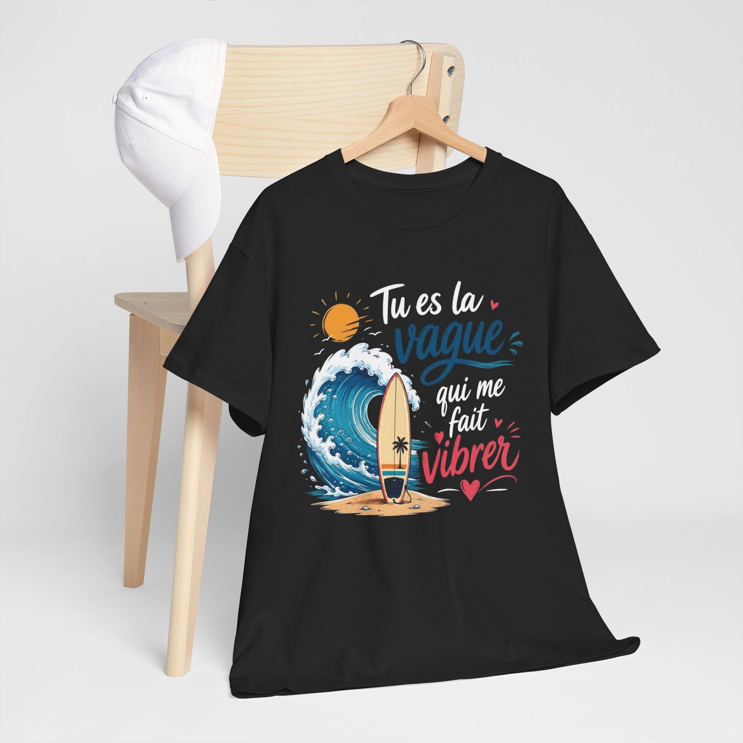 Tee-Shirt Tu Es la Vague Qui Me Fait Vibrer – Cadeau Amour Couple Surf Océan Plage – Tee-Shirt Homme Femme Romantique