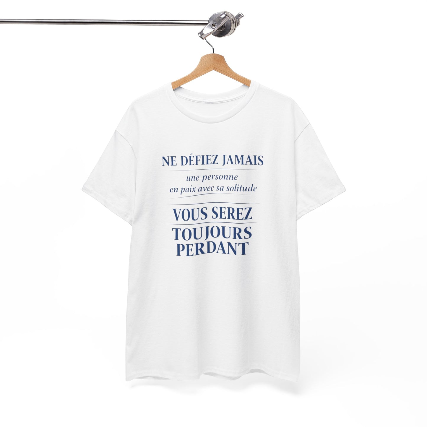T-Shirt Homme Femme Citation Forte –  en paix avec sa solitude – Tee Shirt Humour Introverti