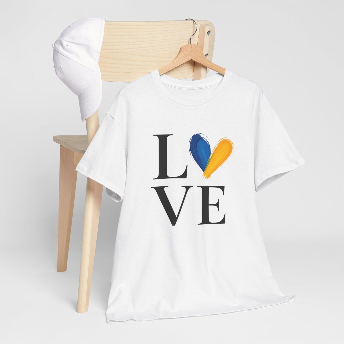 T-Shirt Love Bleu Jaune Cœur – Tee Shirt Amour Design Coloré Moderne – Cadeau Homme Femme