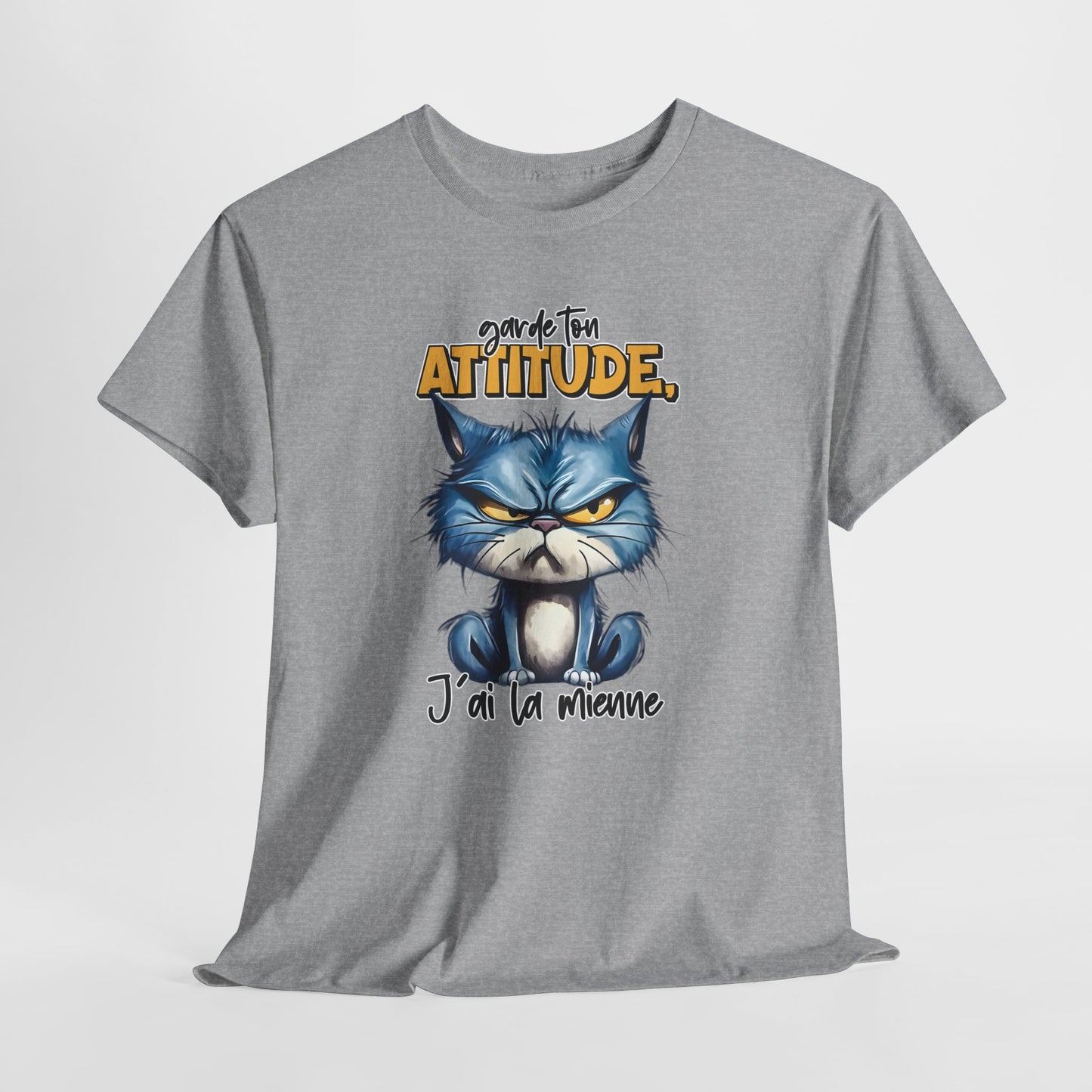 Tee Shirt Garde Ton Attitude J’Ai La Mienne – T-Shirt Chat Humour Drôle – Cadeau Homme Femme Amateur de Chats