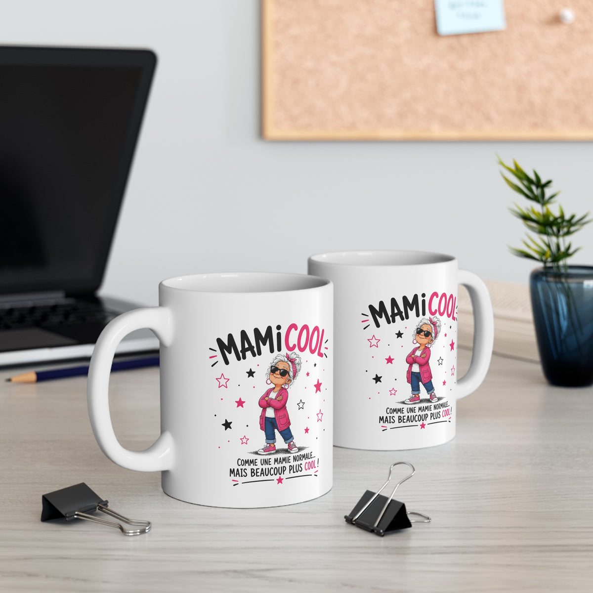 Mug MamiCool – Tasse Humoristique pour Mamie – Comme une Mamie Normale Mais Beaucoup Plus Cool – Idée Cadeau Originale Anniversaire Noël Fête des Grands-Mères