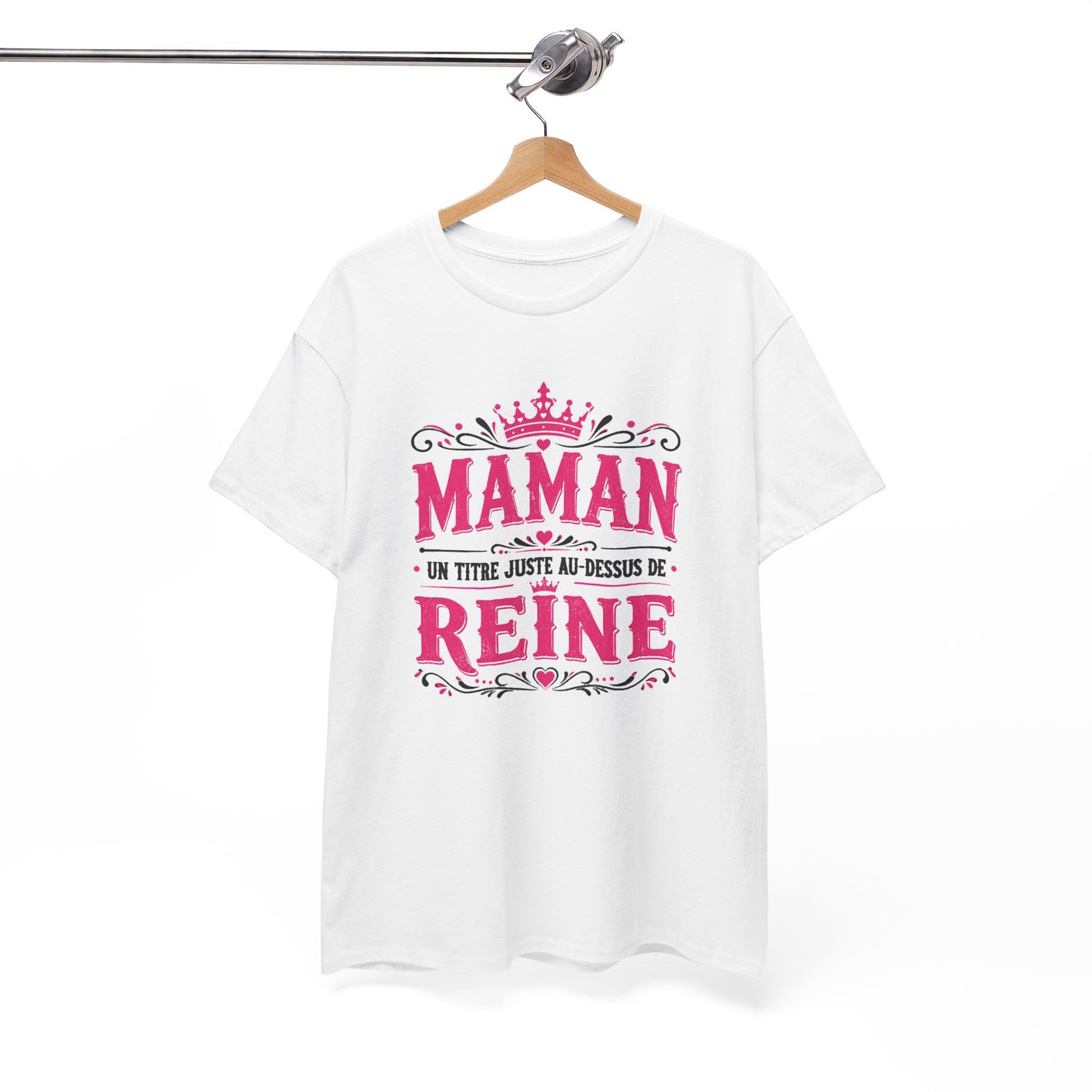 Tee Shirt Femme Maman Reine Mère Humour Famille Couronne Idée Cadeau Fête des Mères Anniversaire