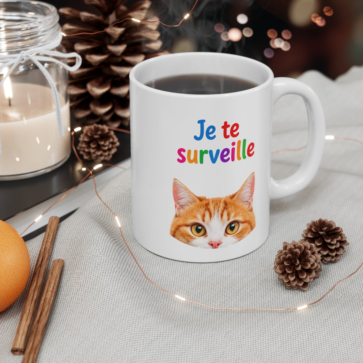 Tasse Chat Humoristique – Mug Je te Surveille – Cadeau Amoureux des Chats Drôle et Mignon 325ml