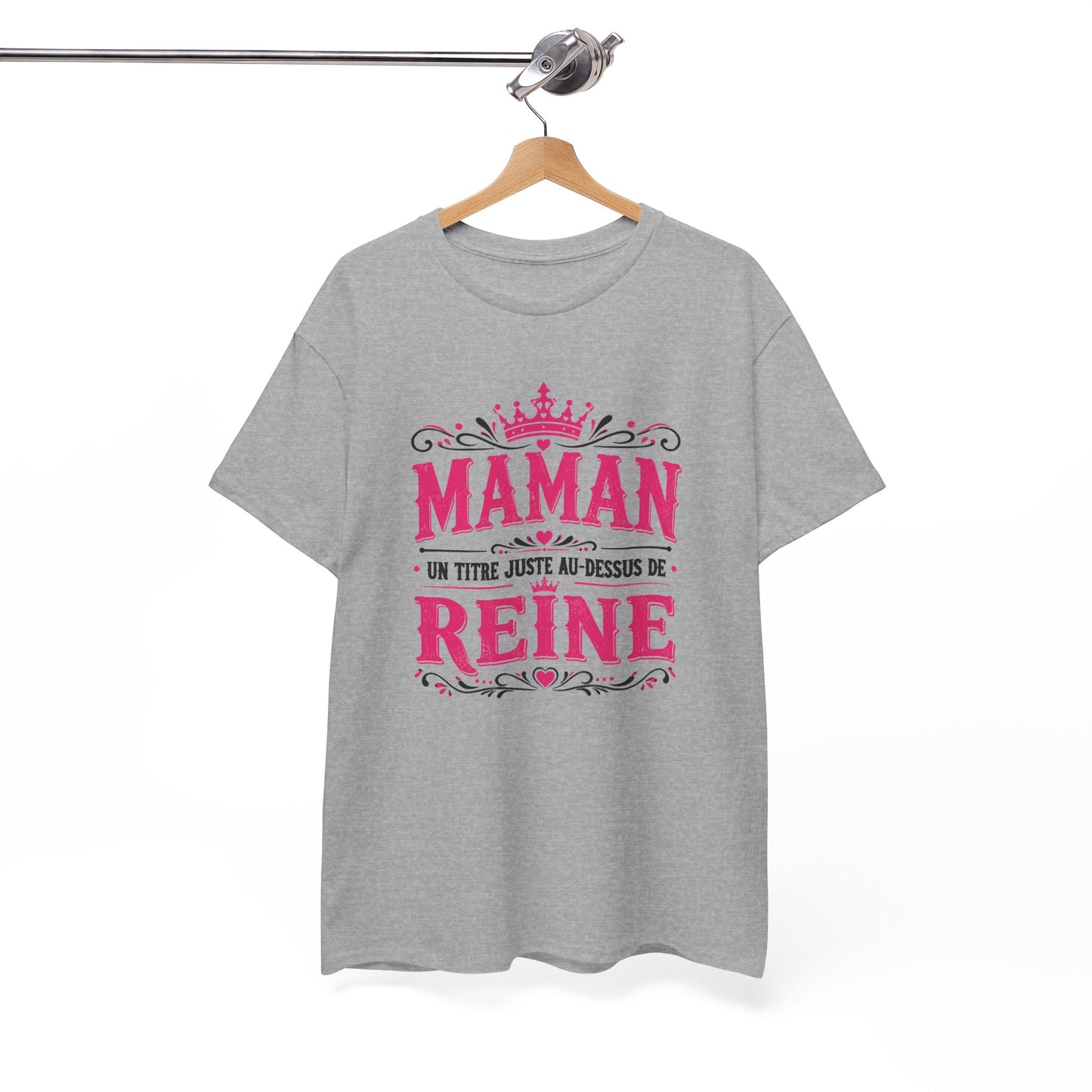 Tee Shirt Femme Maman Reine Mère Humour Famille Couronne Idée Cadeau Fête des Mères Anniversaire