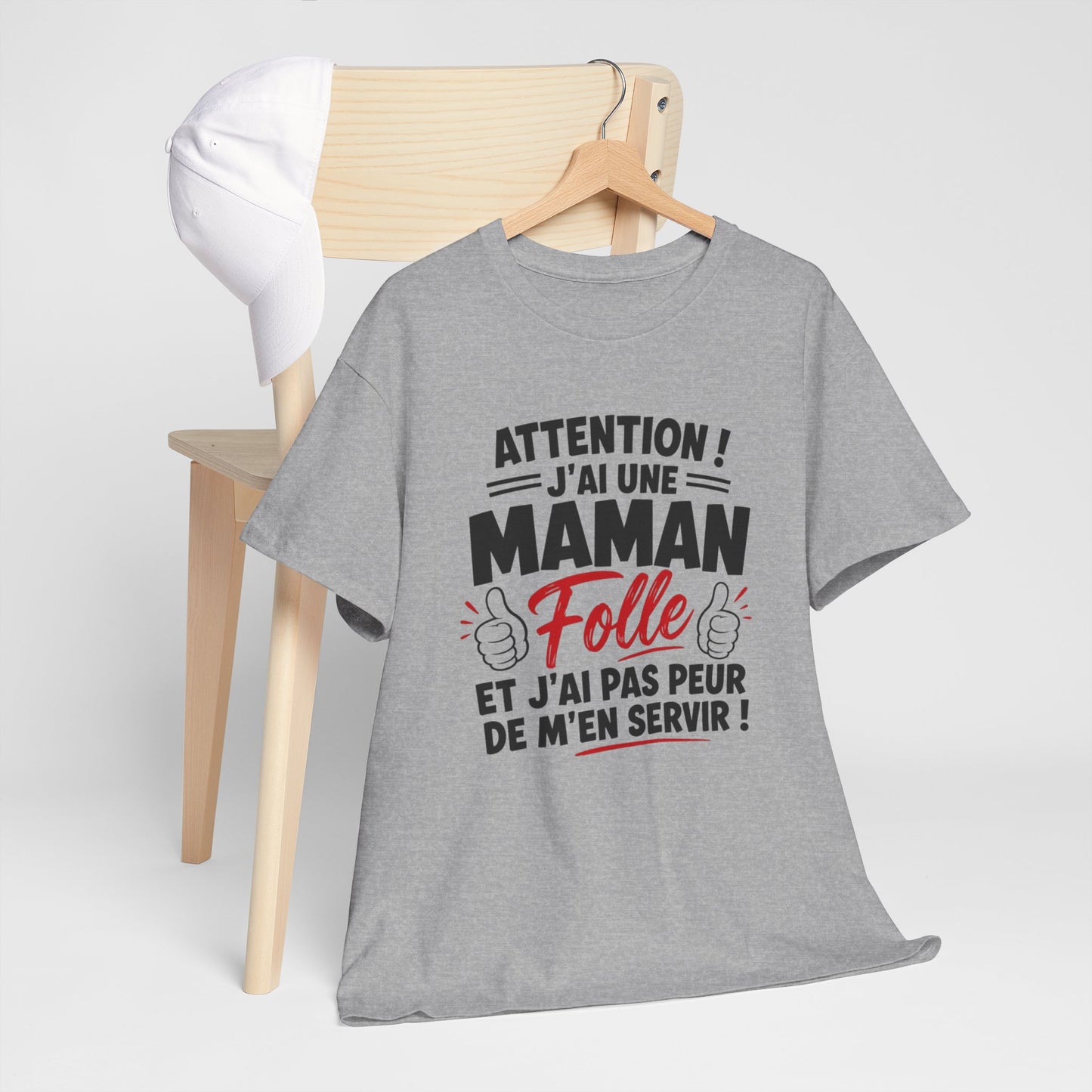 T-Shirt Femme Attention J’ai Une Maman Folle – Tee Shirt Humour Maman Protectrice – T-Shirt Drôle Femme Cadeau Famille