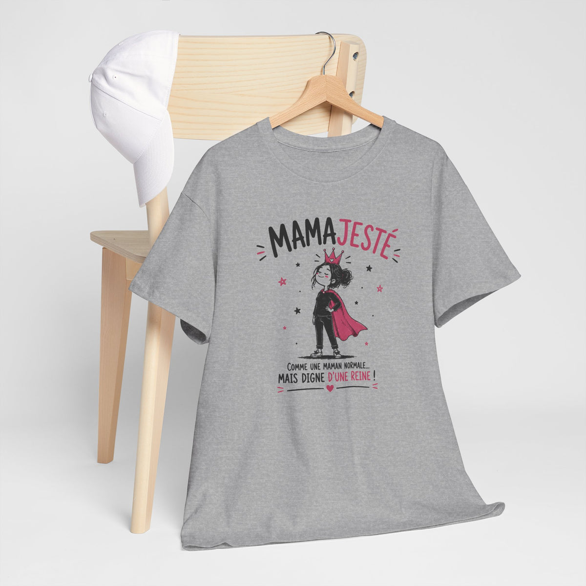 Tee Shirt Maman Femme – Mamajesté Comme une Maman Normale Mais Digne d’une Reine – T-Shirt Humour Cadeau Original