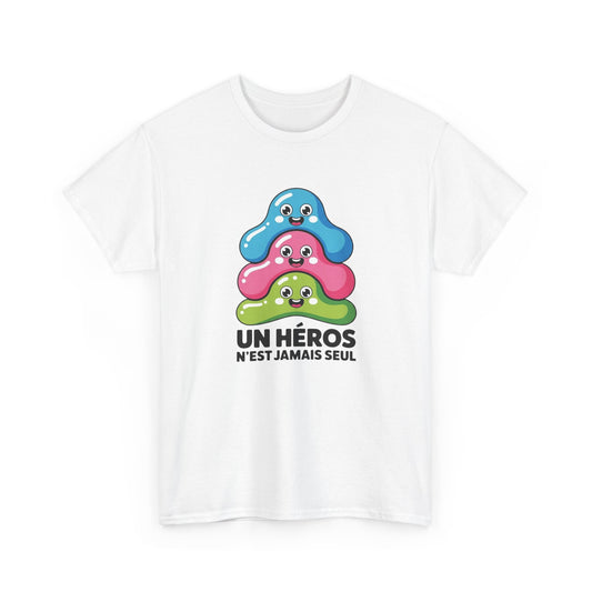 T-Shirt Mignon Kawaii Homme Femme – Tee Shirt Héros Jamais Seul – Cadeau Cute Fun Noir Blanc Gris
