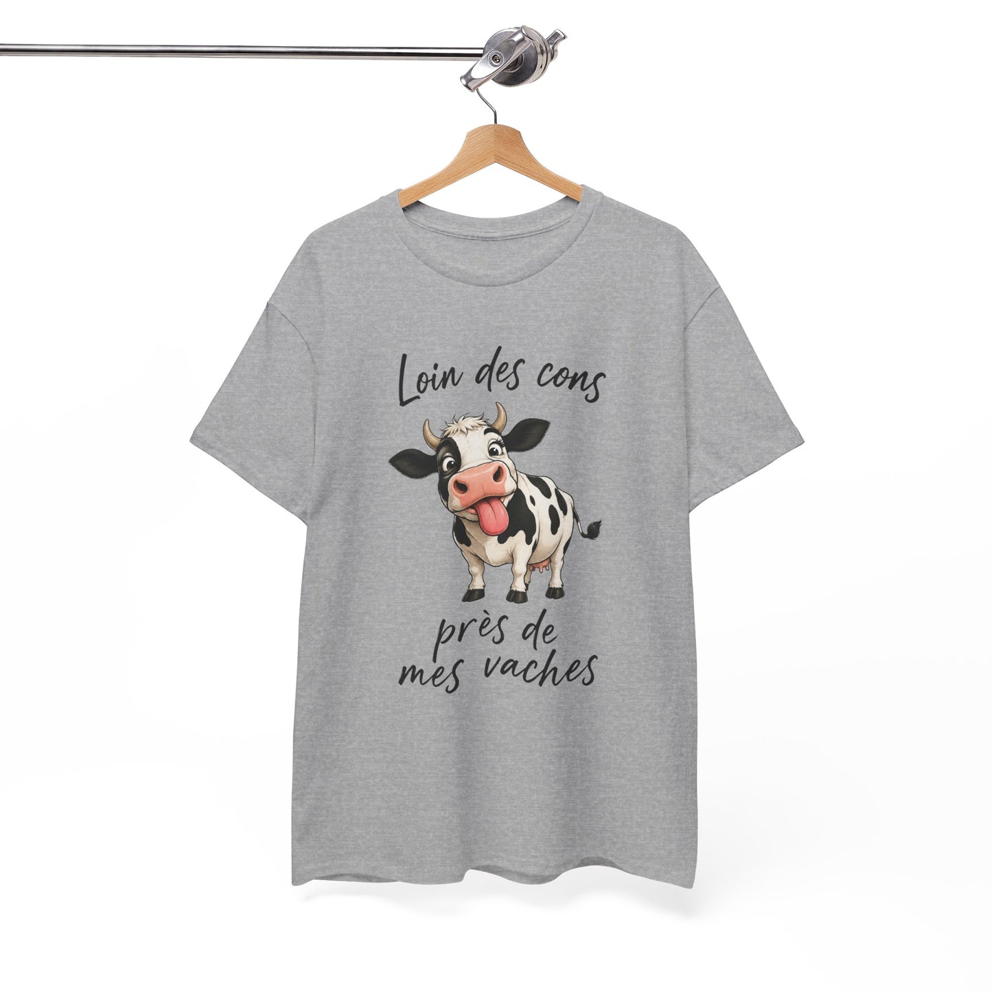 T-Shirt Loin Des Cons Près De Mes Vaches – Tee Shirt Humour Vache Campagne – Cadeau Agriculteur Homme Femme