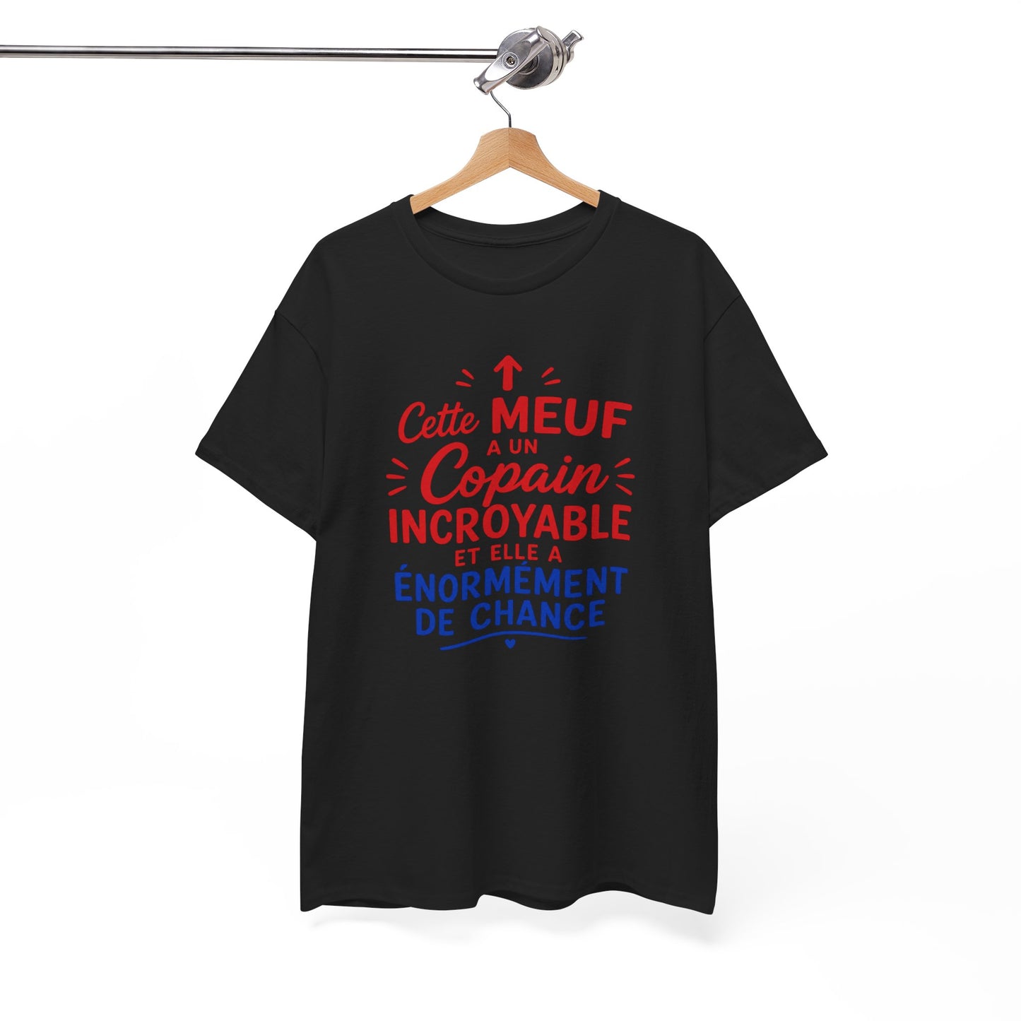Tee-Shirt Amour Femme Humour – Cadeau Petite Amie Femme Épouse – Cette Meuf a un Copain Incroyable