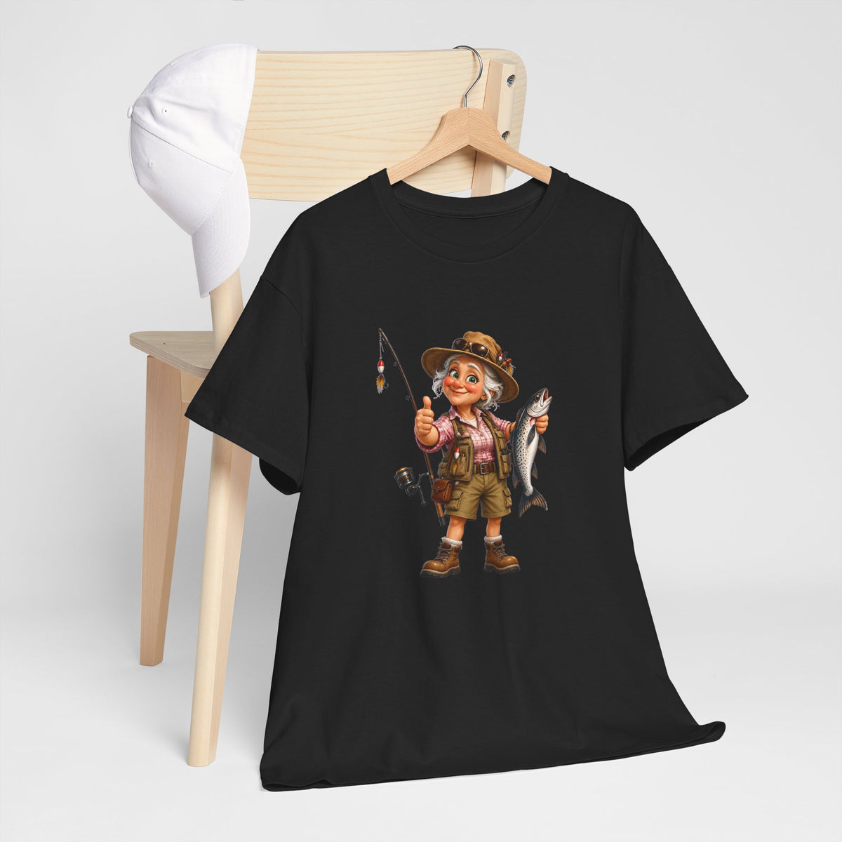 Tee Shirt Pêche Femme – Pêcheuse avec Poisson – T-Shirt Passion Pêche Cadeau Femme