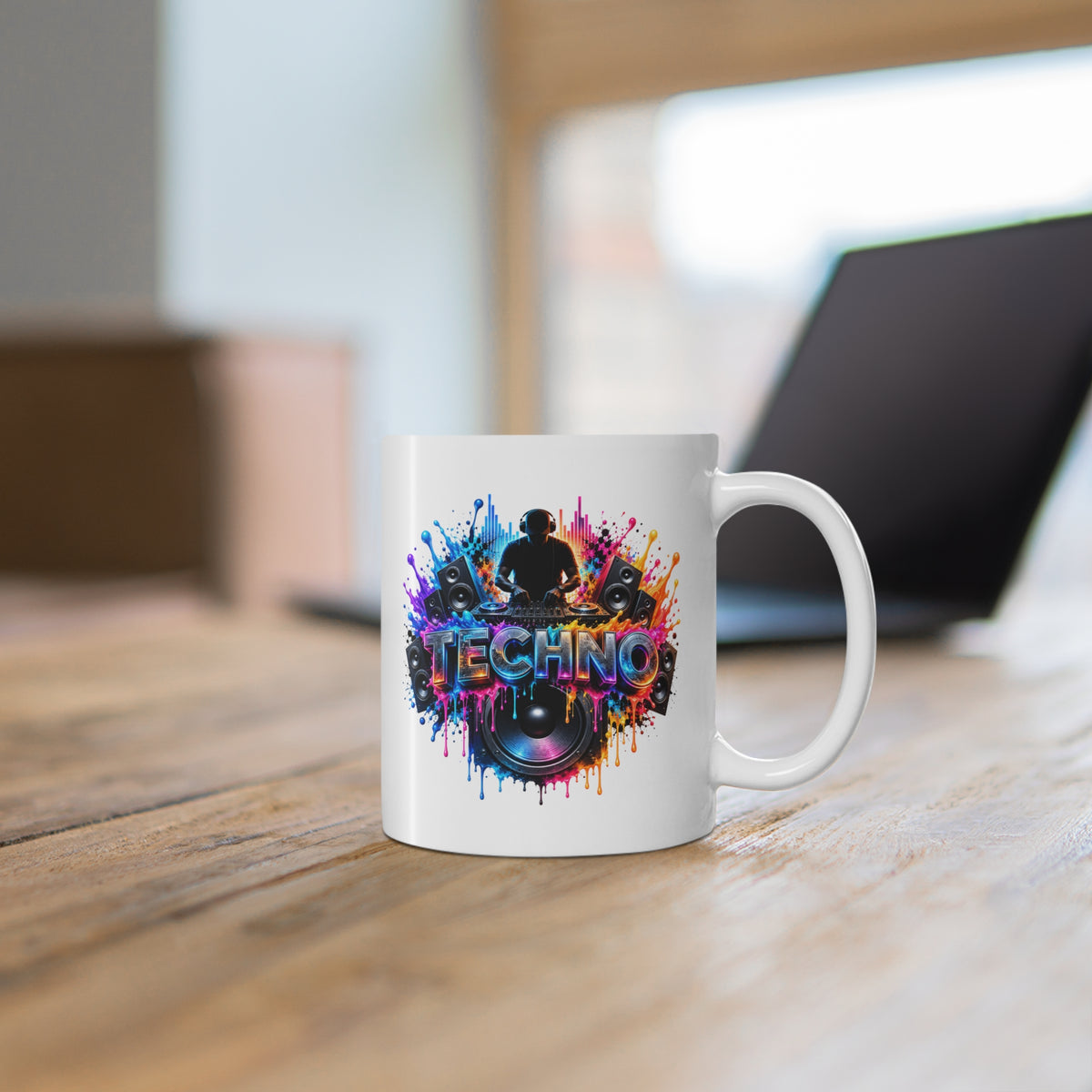 Mug Techno DJ Coloré – Tasse Musique Électronique avec Platines et Enceintes – Cadeau Original Amateur de Techno et de Soirées