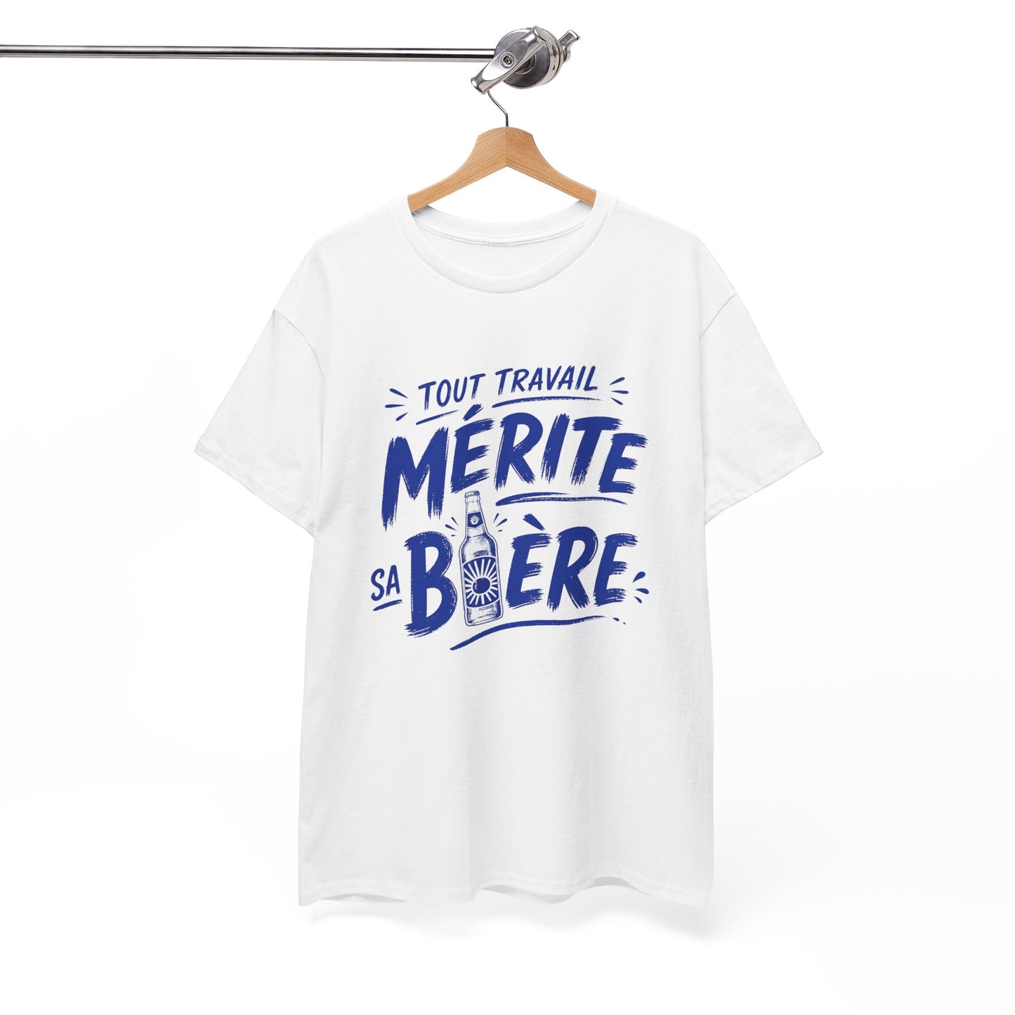 T-Shirt Humour Bière Homme – Tout Travail Mérite Sa Bière – Cadeau Drôle Amateur de Bière Apéro Barbecue