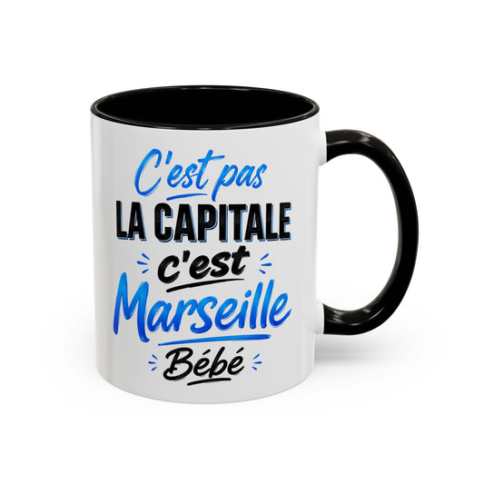 Tasse C’est Pas La Capitale C’est Marseille Bébé – Mug Humour Marseille – Cadeau Marseillais Original 325ml