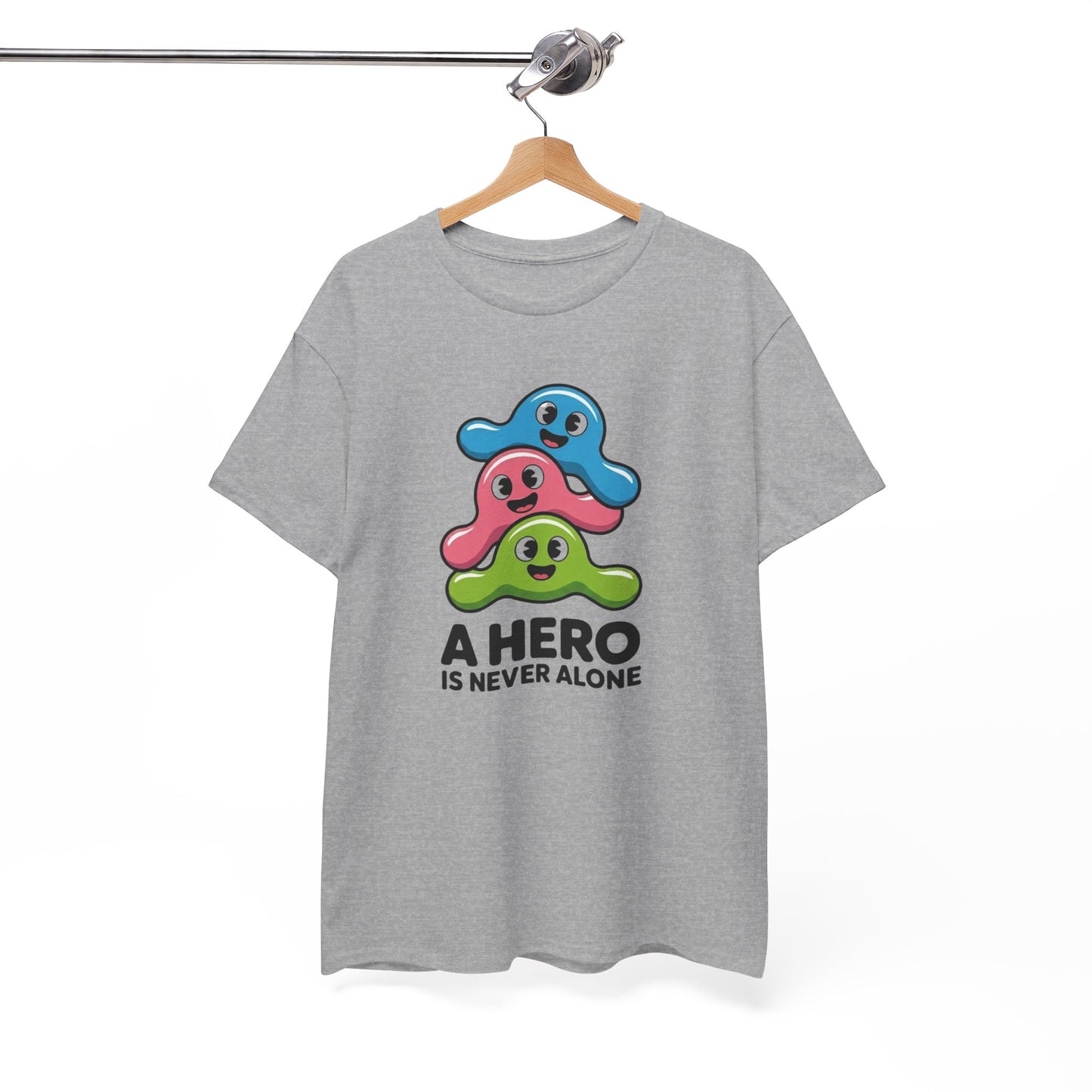 T-Shirt Kawaii Homme Femme – Tee Shirt Cute Hero Never Alone – Cadeau Mignon Positif Noir Blanc Gris