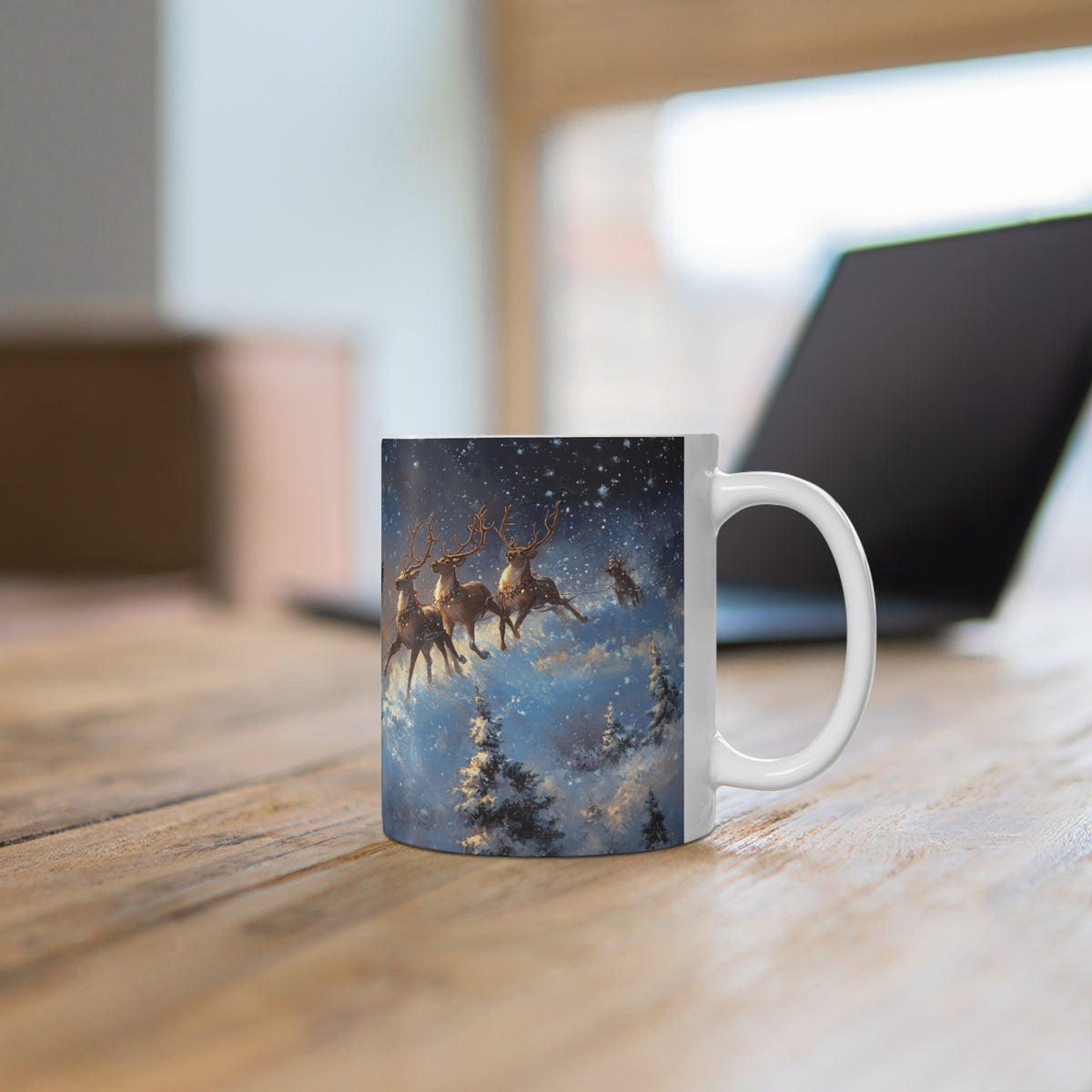 Mug Père Noël en Traîneau avec Rennes – Tasse Noël Paysage Enneigé – Cadeau Original Fêtes de Fin d’Année