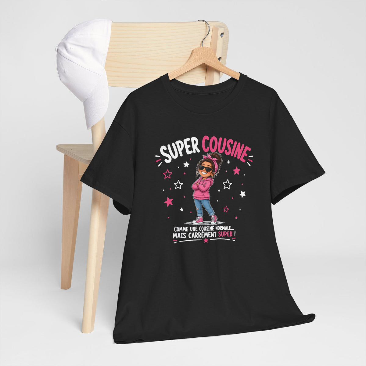 Tee Shirt Super Cousine Femme – Comme une Cousine Normale Mais Carrément Super – T-Shirt Humour Famille Cadeau Original