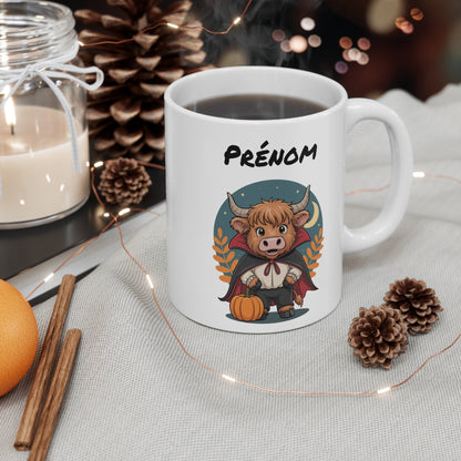 Mug Halloween Personnalisé – Tasse avec Prénom – Vache Highland Déguisée en Vampire avec Citrouille