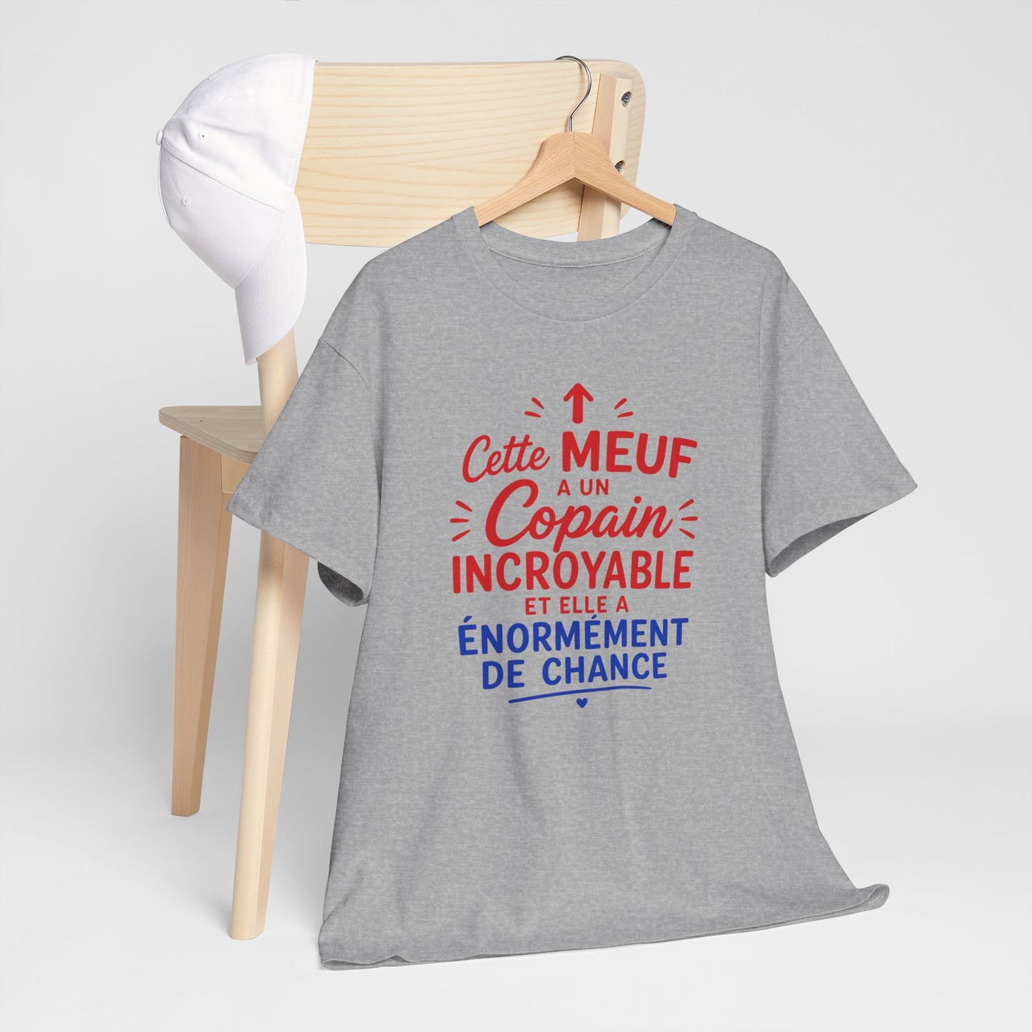 Tee-Shirt Amour Femme Humour – Cadeau Petite Amie Femme Épouse – Cette Meuf a un Copain Incroyable
