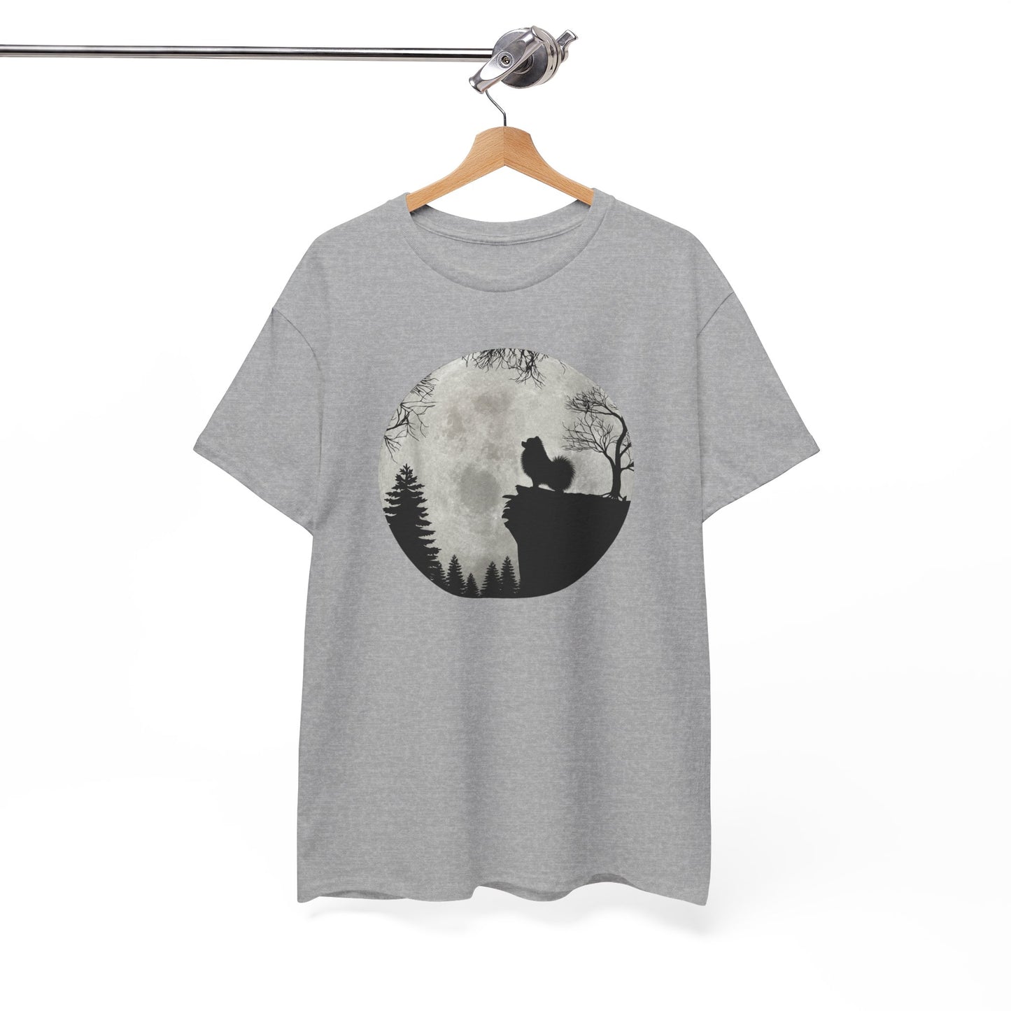 Tee-Shirt Spitz Nain Homme et Femme – Chien Silhouette Pleine Lune Forêt – Cadeau Original Amoureux des Chiens et Nature