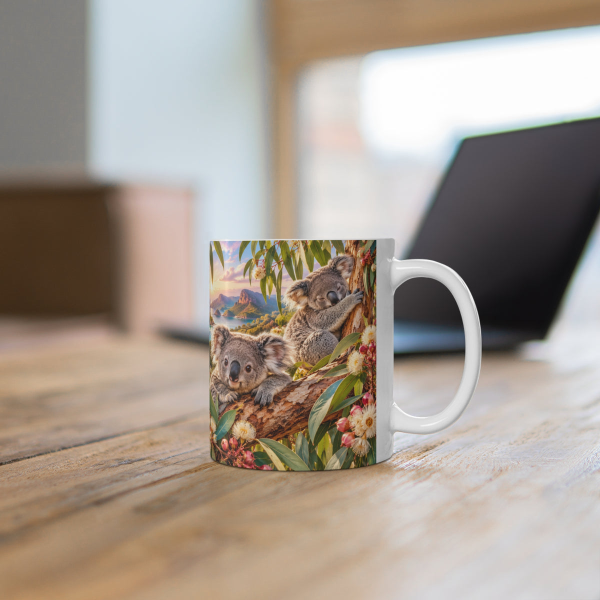 Mug Famille de Koalas dans les Eucalyptus – Tasse Animaux d’Australie avec Paysage Nature – Cadeau Original Amoureux des Koalas