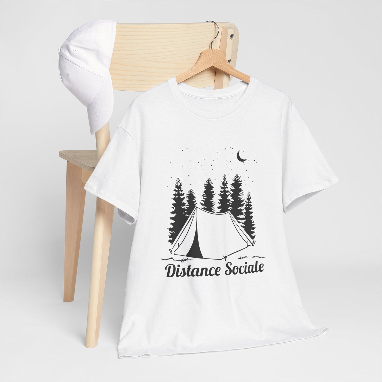 T-Shirt Camping Homme et Femme – Cadeau Campeur Randonnée Bivouac – Humour Distance Sociale Nature Forêt – Idée Cadeau Plein Air