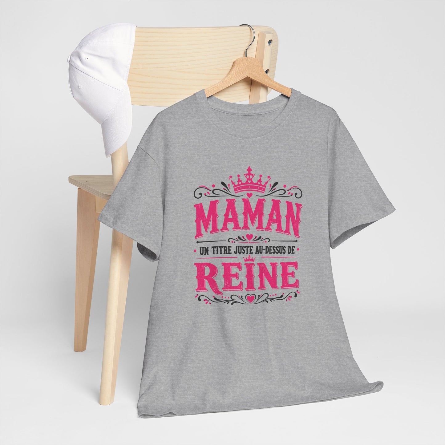 Tee Shirt Femme Maman Reine Mère Humour Famille Couronne Idée Cadeau Fête des Mères Anniversaire