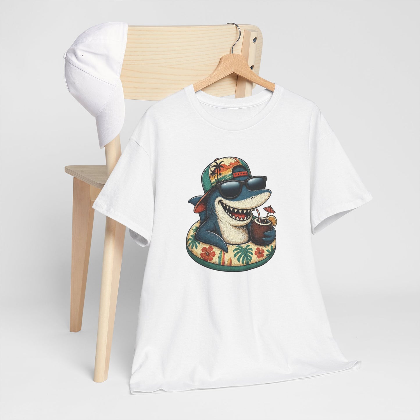 Tee-Shirt Requin Homme et Femme – Cadeau Humour Vacances Été Plage – Requin Cool Lunettes de Soleil Style Tropical Original