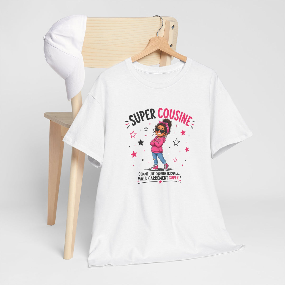 Tee Shirt Super Cousine Femme – Comme une Cousine Normale Mais Carrément Super – T-Shirt Humour Famille Cadeau Original