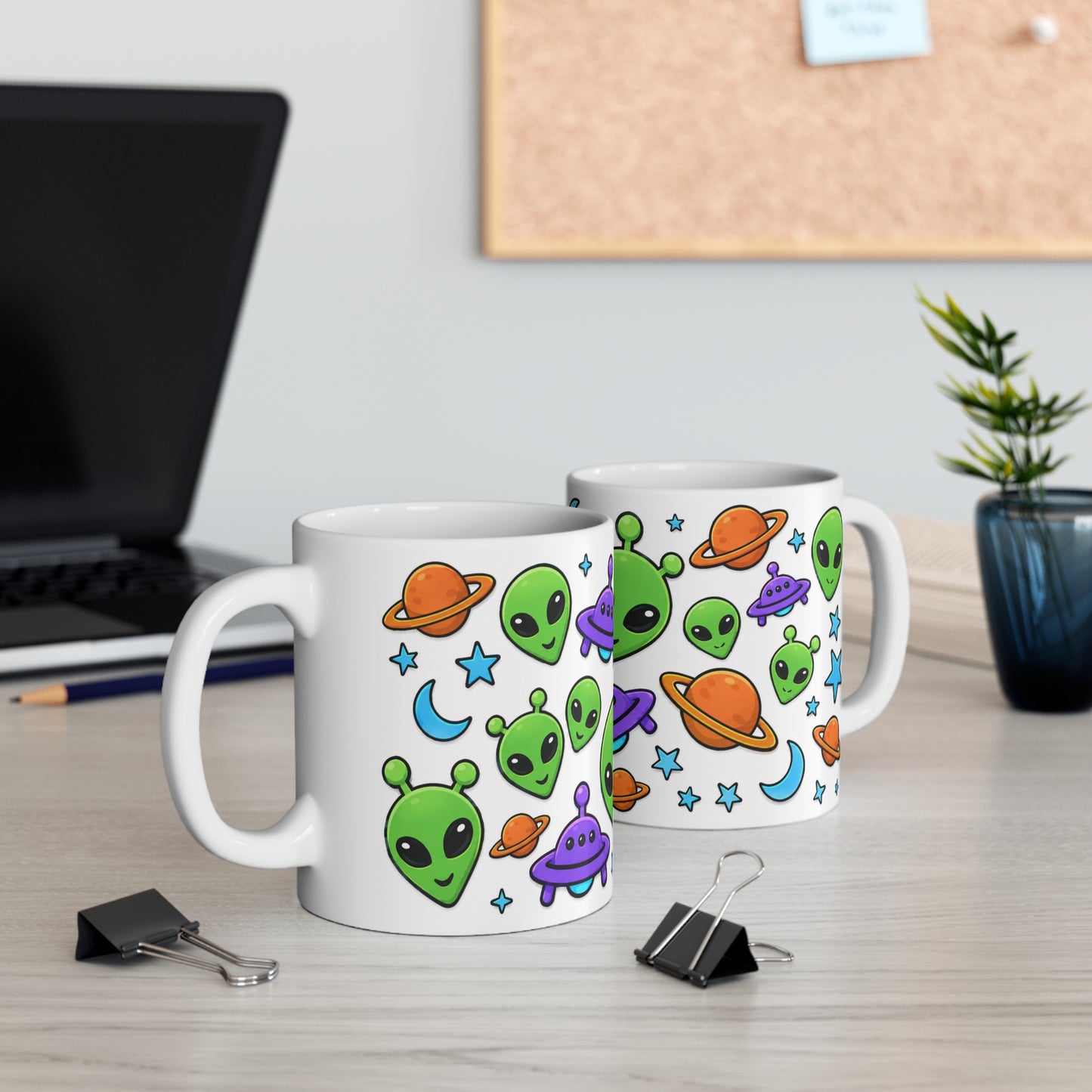 Tasse Aliens Kawaii et Soucoupes Volantes – Mug Espace Cartoon Coloré – Cadeau Original Univers Galaxie 325ml