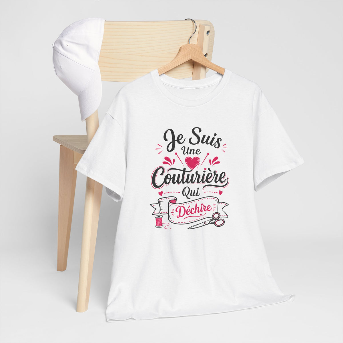 Tee Shirt Femme Couturière – Je Suis une Couturière Qui Déchire – T-Shirt Humour Couture Idée Cadeau Couturière