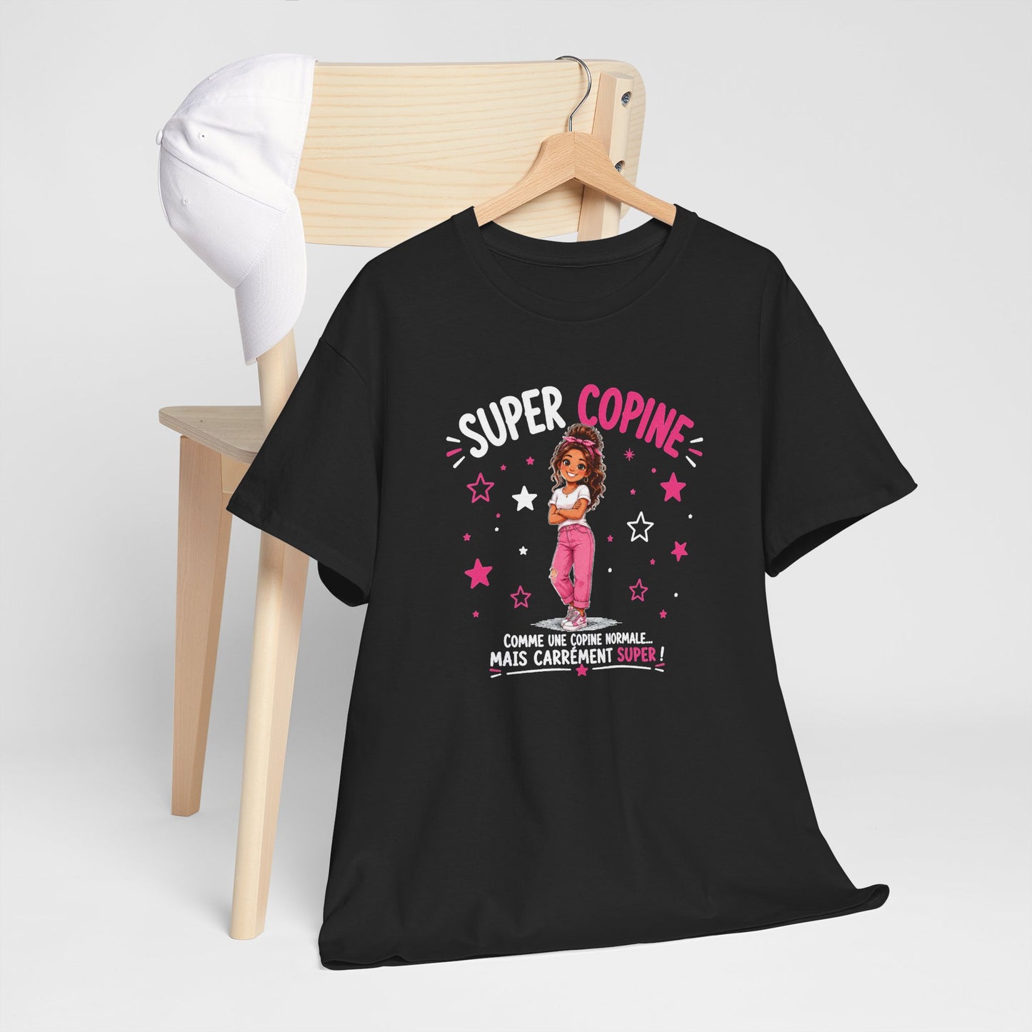 Tee Shirt Super Copine Femme – Comme une Copine Normale Mais Carrément Super – T-Shirt Humour Cadeau Amitié Amie