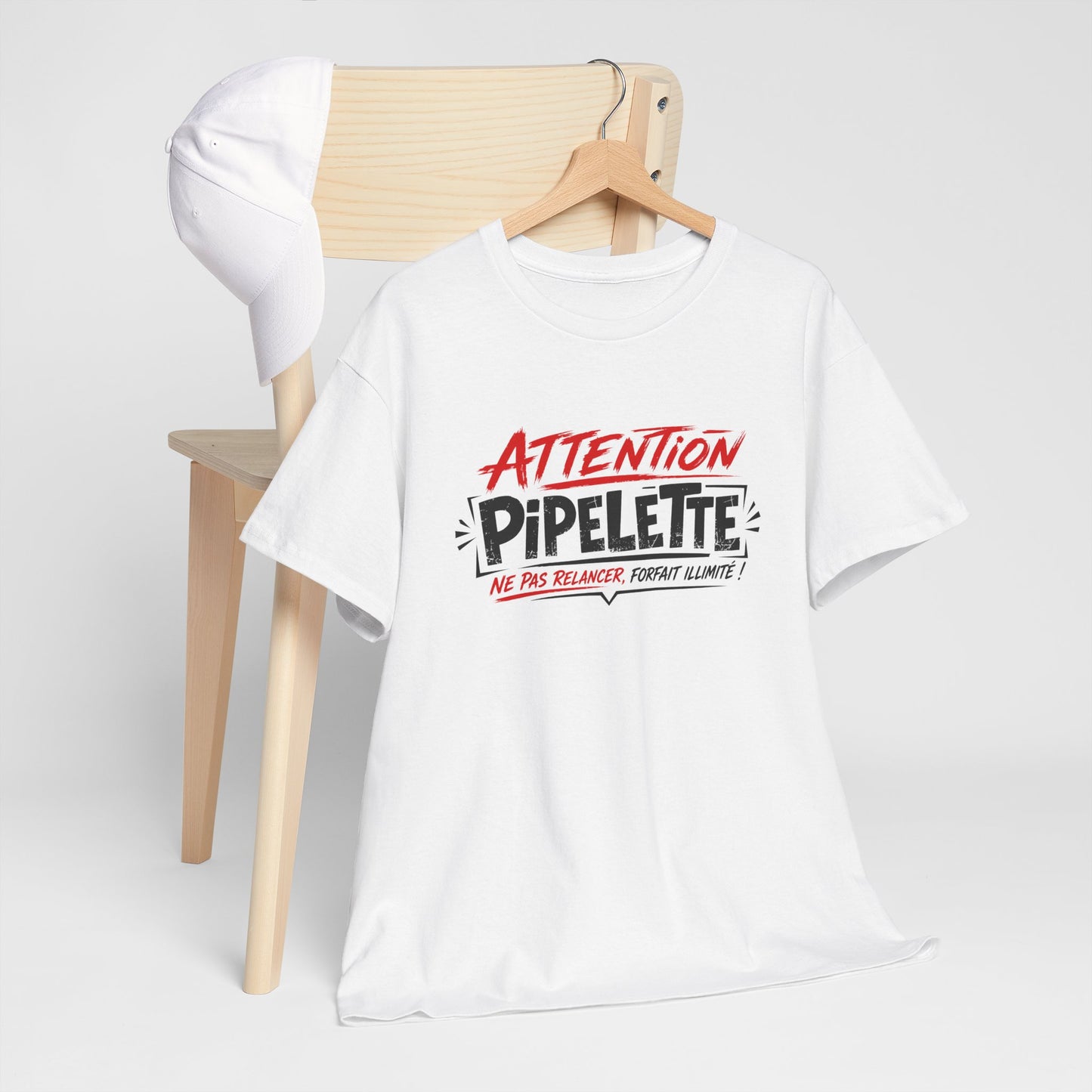 T-Shirt Humour Pipelette Femme – Attention Pipelette Ne Pas Relancer – Cadeau Femme Drôle Bavarde