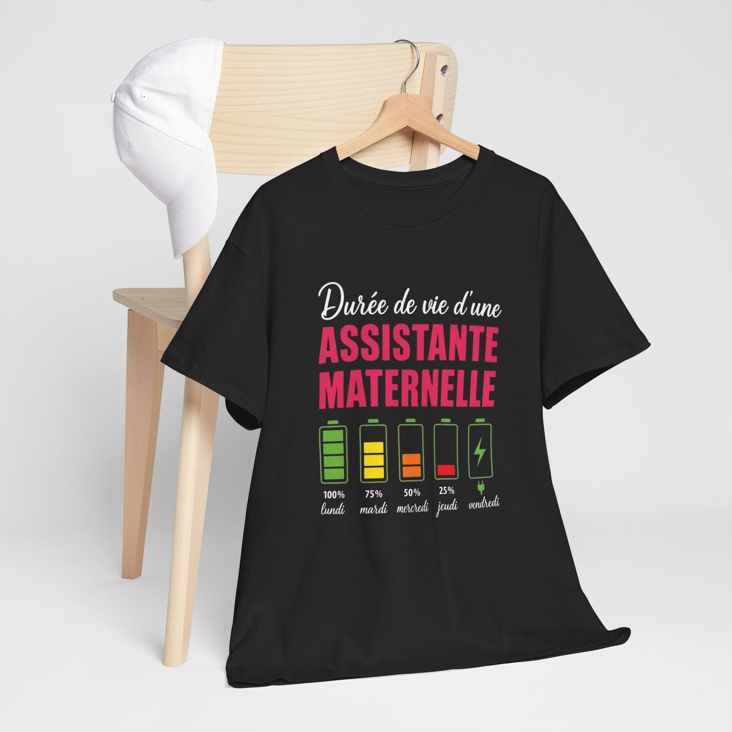 T-Shirt Assistante Maternelle Humour – Durée de Vie d’une Assistante Maternelle – Tee Shirt Femme Drôle