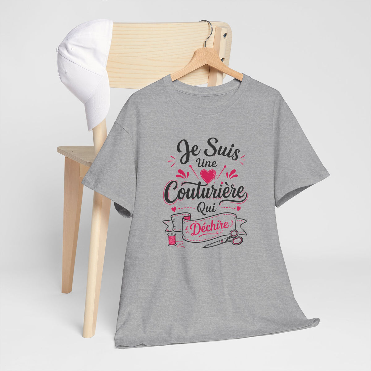 Tee Shirt Femme Couturière – Je Suis une Couturière Qui Déchire – T-Shirt Humour Couture Idée Cadeau Couturière