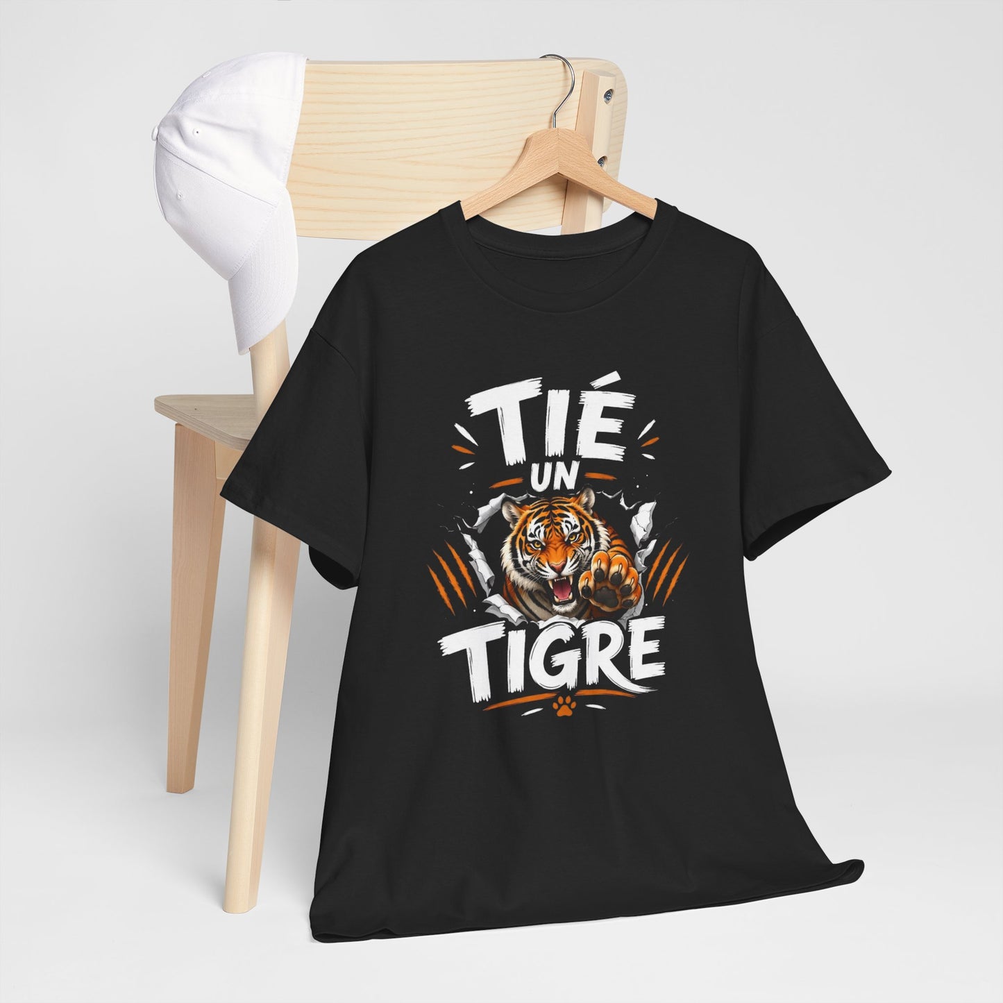T-Shirt Tié un Tigre Humour Marseille Homme Femme – Expression Marseillaise Drôle – Tee Shirt Tigre Style Urbain